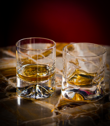 whisky glasses,cocktails,whisky